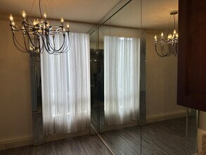 622 S Barrington Ave, Unit 1004 in Los Angeles, CA - Building Photo - Building Photo