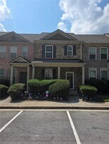1722 Bayrose Cir in East Point, GA - Building Photo