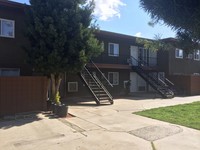 1331-1349 E San Bruno Ave in Fresno, CA - Foto de edificio - Building Photo