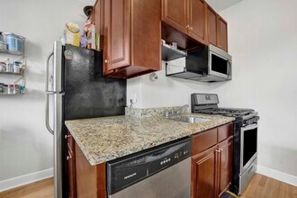 3807 W Altgeld St in Chicago, IL - Building Photo - Building Photo