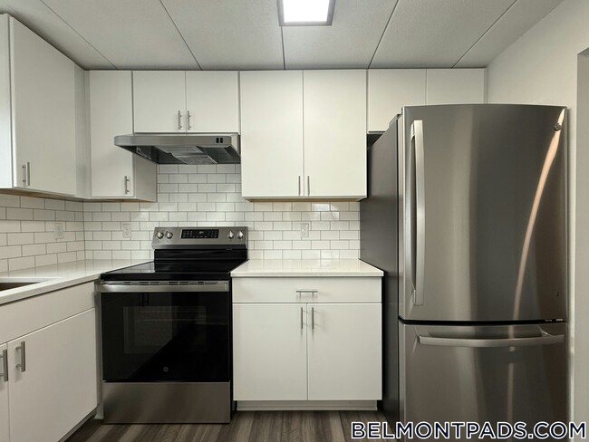 55 Hill Rd, Unit 401 in Belmont, MA - Foto de edificio - Building Photo