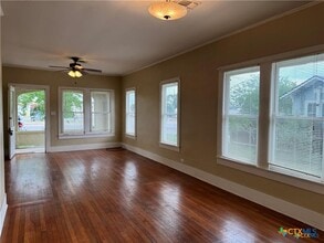 507 N Gonzales St in Cuero, TX - Building Photo - Building Photo