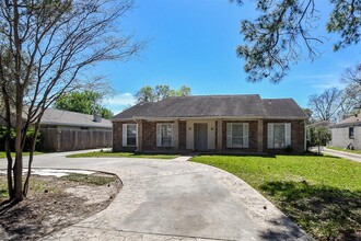 11627 Bandlon Dr in Houston, TX - Building Photo - Building Photo