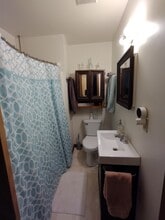 704 Ware St, Unit 2 in Waupaca, WI - Foto de edificio - Building Photo