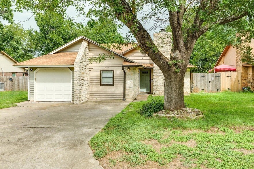 16041 Stoneham Cir in Pflugerville, TX - Foto de edificio