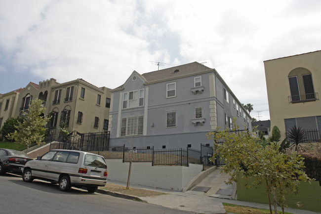 150 N Kenmore Ave in Los Angeles, CA - Building Photo - Building Photo