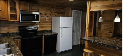 11 Moor St, Unit 2 in Waterville, ME - Building Photo - Building Photo