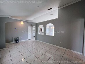 220 Canterbury Ct in Kissimmee, FL - Building Photo - Building Photo