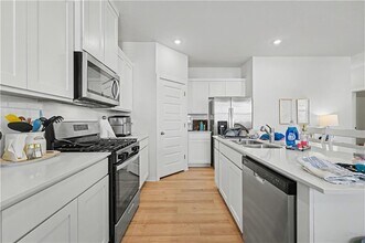 4885 W Triangle St in Fayetteville, AR - Building Photo - Building Photo