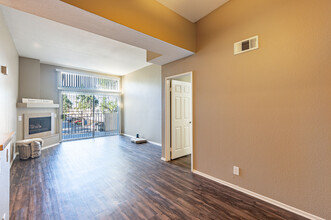 Sea Pointe Villa in Costa Mesa, CA - Building Photo - Building Photo