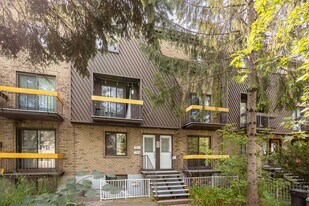 2232 Saint-Jacques Rue in Montréal, QC - Building Photo