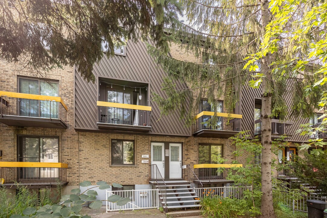 2232 Saint-Jacques Rue in Montréal, QC - Building Photo