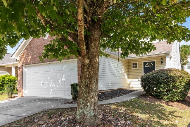 236 Arrowhead Dr in Dallas, GA - Building Photo - Building Photo