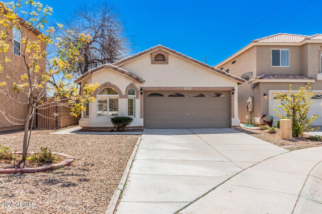 3211 E Kristal Way in Phoenix, AZ - Building Photo