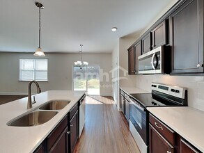 1016 Bethany Dallas Dr in Charlotte, NC - Building Photo - Building Photo