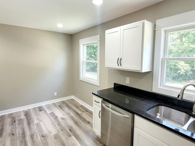 3052 Burlingame Ave SW in Wyoming, MI - Building Photo - Building Photo