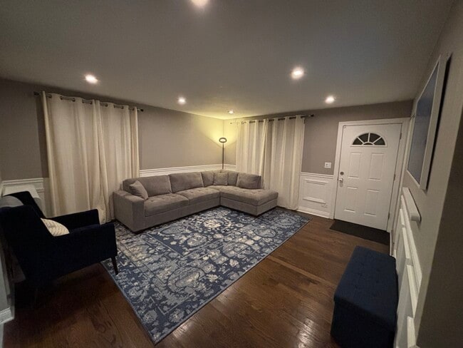1036 Pitner Ave in Evanston, IL - Building Photo - Building Photo