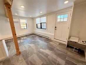 116 E Main St in Port Jefferson, NY - Building Photo - Building Photo