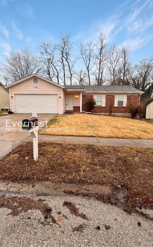 property at 11635 Hazeloak Dr