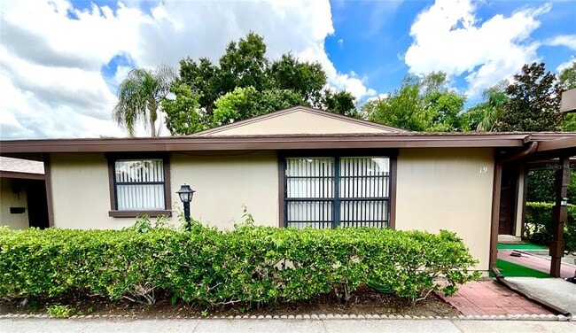 1980 Tahitian Pl in Dunedin, FL - Building Photo - Building Photo