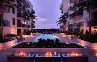 AKA West Palm in West Palm Beach, FL - Foto de edificio - Building Photo