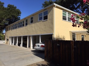 683 Live Oak Ave in Menlo Park, CA - Building Photo - Building Photo