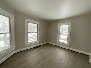 1004 West Ave in Elyria, OH - Building Photo - Building Photo