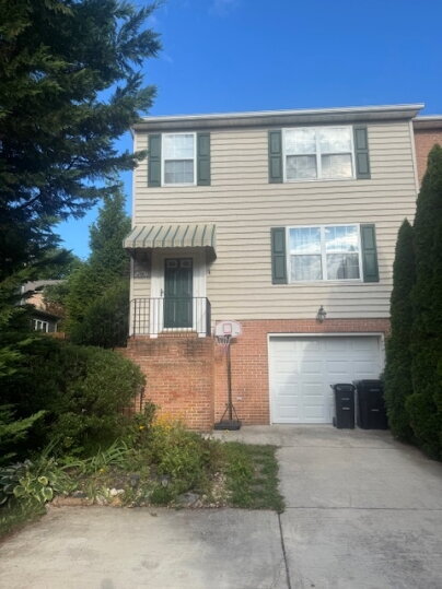 2047 Harvest Dr in Winchester, VA - Building Photo