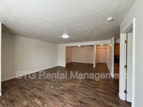 766 N 2720 E in Saint George, UT - Foto de edificio - Building Photo