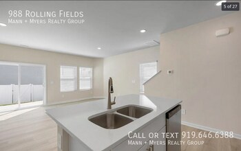 988 Rolling Flds Dr in Graham, NC - Building Photo - Building Photo