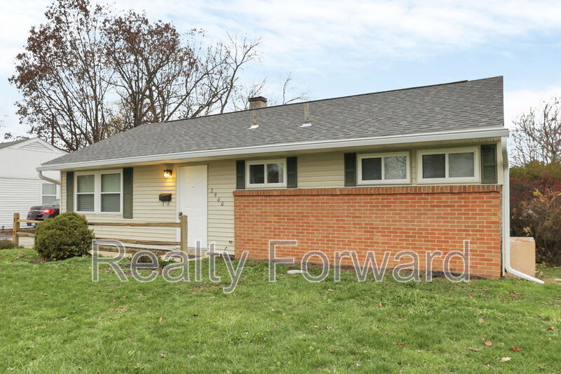 2960 Michael Ln in Grove City, OH - Building Photo