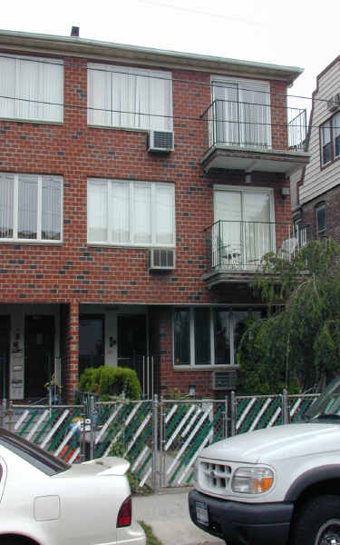 1005 E 29th St in Brooklyn, NY - Foto de edificio