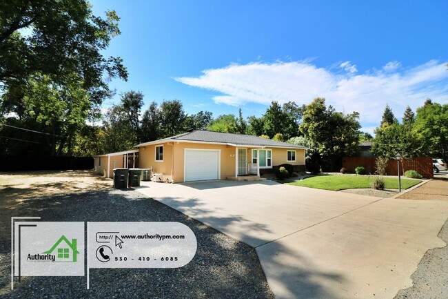 2061 Jewell Ln in Redding, CA - Building Photo - Building Photo