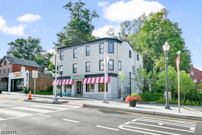 property at 38 Morris St