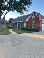 402 Weavers Way in Bossier City, LA - Building Photo