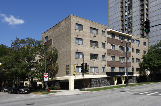 5300 N Sheridan Rd in Chicago, IL - Building Photo - Building Photo