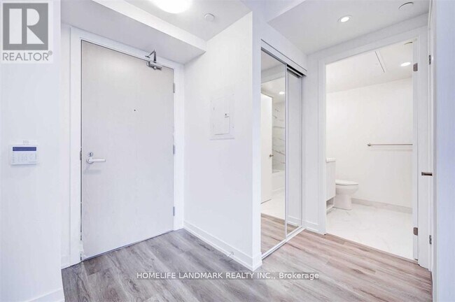 138 Downes St in Toronto, ON - Building Photo - Building Photo