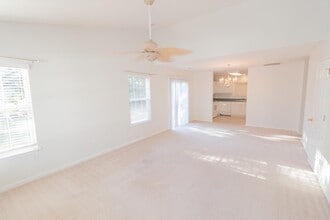 187 Madrid Dr in Murrells Inlet, SC - Foto de edificio - Building Photo