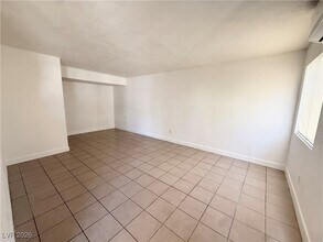 2030 Sunrise Ave in Las Vegas, NV - Foto de edificio - Building Photo