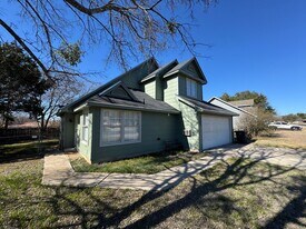 2305 Lazy Ridge Dr in Killeen, TX - Building Photo