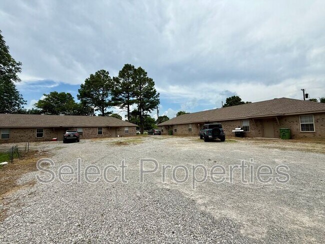 901 SE 3rd St in Hoxie, AR - Building Photo - Building Photo