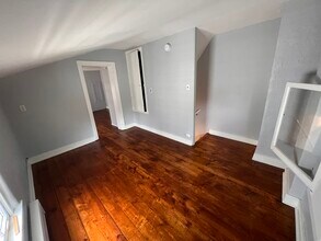 223 W Barnard St, Unit Apt B in West Chester, PA - Building Photo - Building Photo