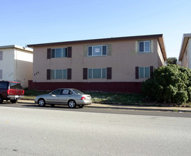 435 Esplanade Ave in Pacifica, CA - Building Photo - Building Photo