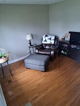 1990 Middlebury Dr in Aurora, IL - Building Photo - Building Photo