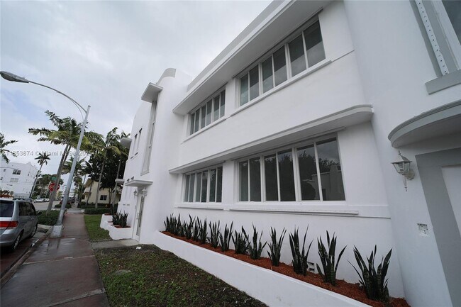 810 7th St in Miami Beach, FL - Building Photo - Building Photo