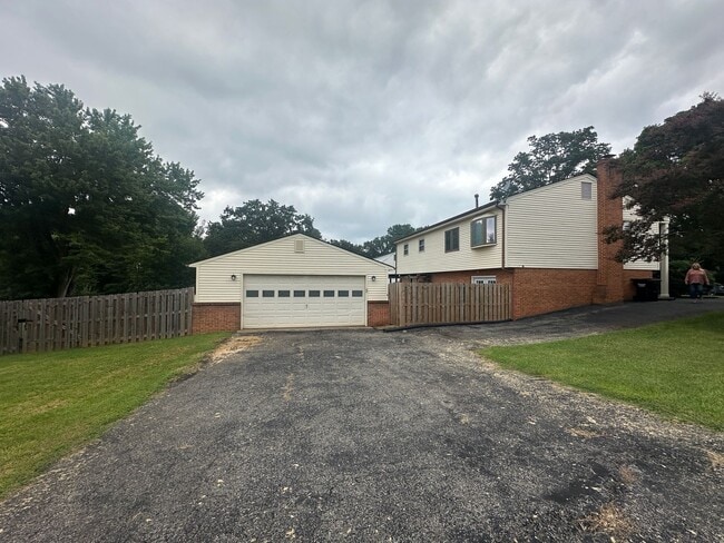 1478 Muse Dr in Vinton, VA - Building Photo - Building Photo