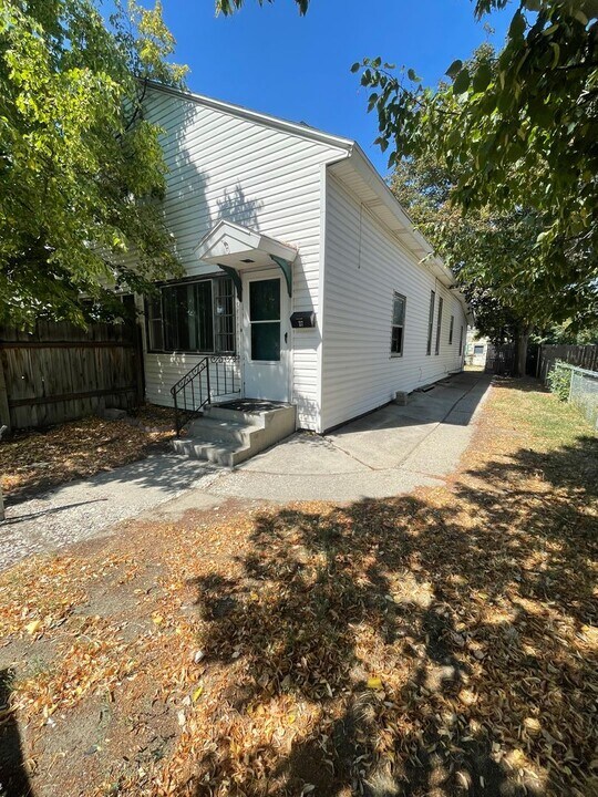 37 Broadwater Ave in Billings, MT - Building Photo