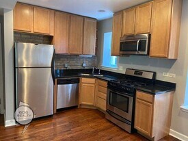 2704 W Arthur Ave in Chicago, IL - Building Photo