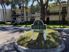 7340 NW 1st St, Unit 102 in Plantation, FL - Building Photo