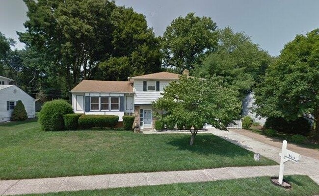 property at 2651 Abington Rd